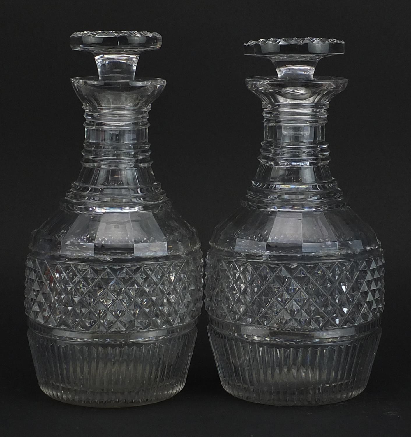 Pair of 18th century Irish cut glass decanters with stoppers, each 23.5cm high - Bild 2 aus 3