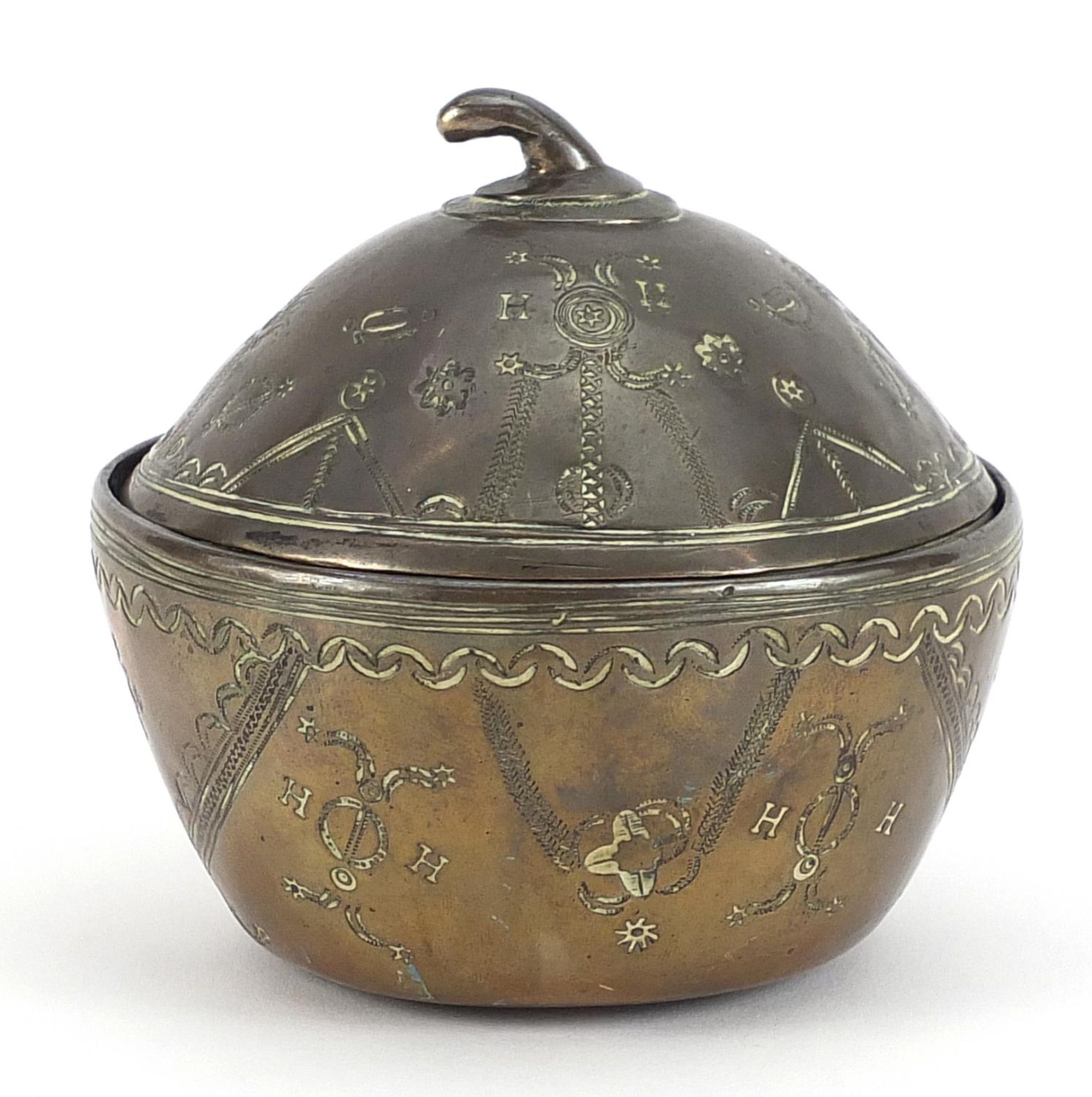 Antique German bronze box and cover in the form of a fruit, 9cm high - Image 2 of 3