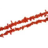 Naturalistic coral bracelet, 28cm in length, 18.7g