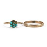 9ct gold wedding band and a 9ct gold turquoise flower head ring, sizes O and N, total 2.1g