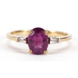 9ct gold pink stone ring with clear stone shoulders, size R, 2.5g