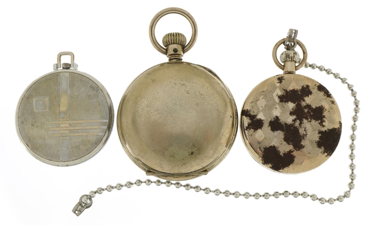 Three gentlemen's pocket watches and stop watches comprising Jockey Club stopwatch, railway - Bild 3 aus 5