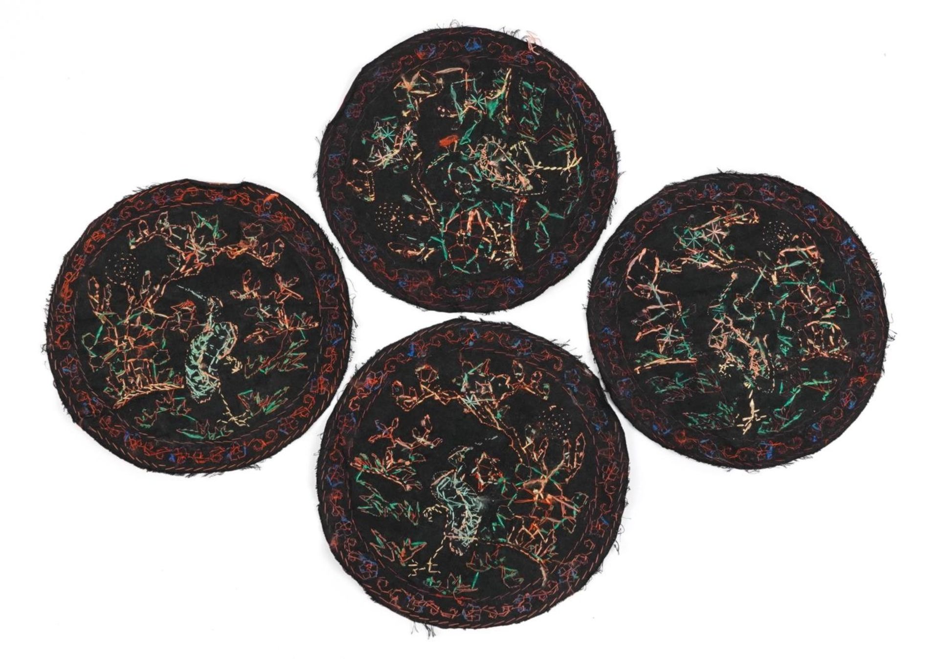 Set of four Chinese textile roundels embroidered with birds of paradise amongst flowers, each 23.5cm - Bild 2 aus 2