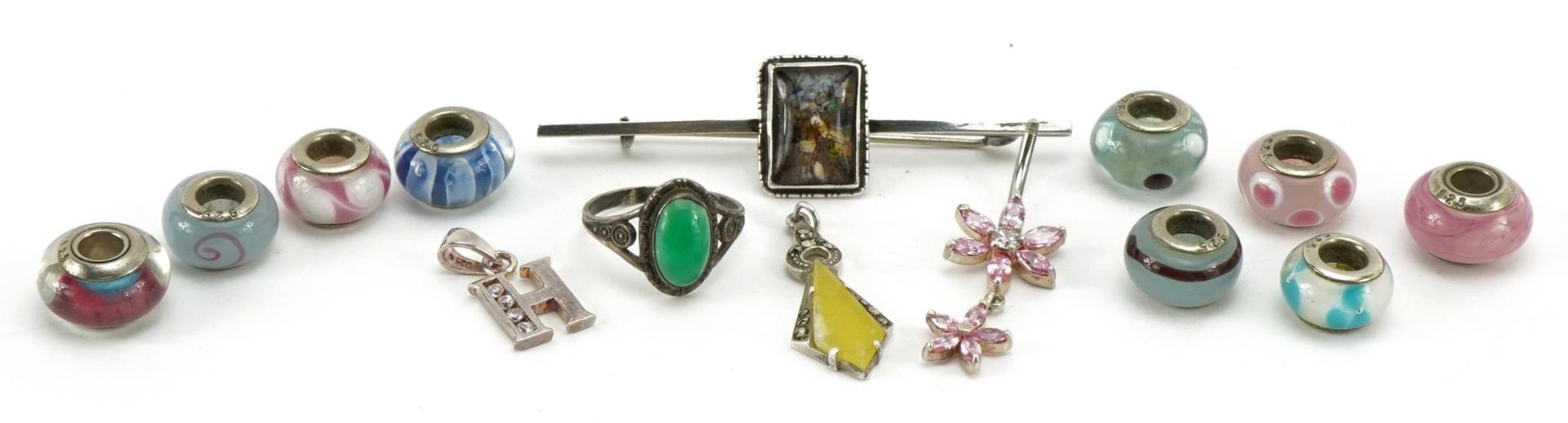 Silver jewellery including cabochon green stone ring, beads and bar brooch, total 29.8g