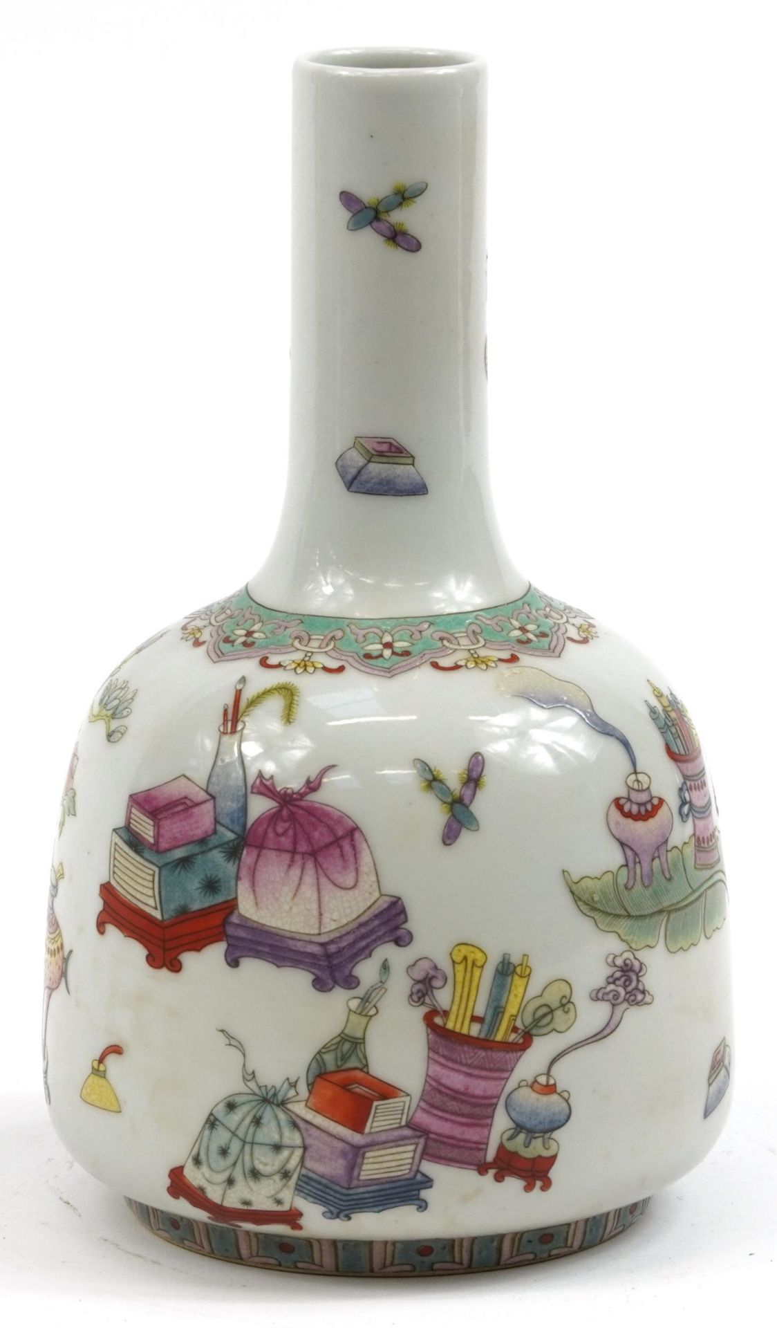 Chinese porcelain mallet vase hand painted in the famille rose palette with flowers and objects, six - Bild 2 aus 3