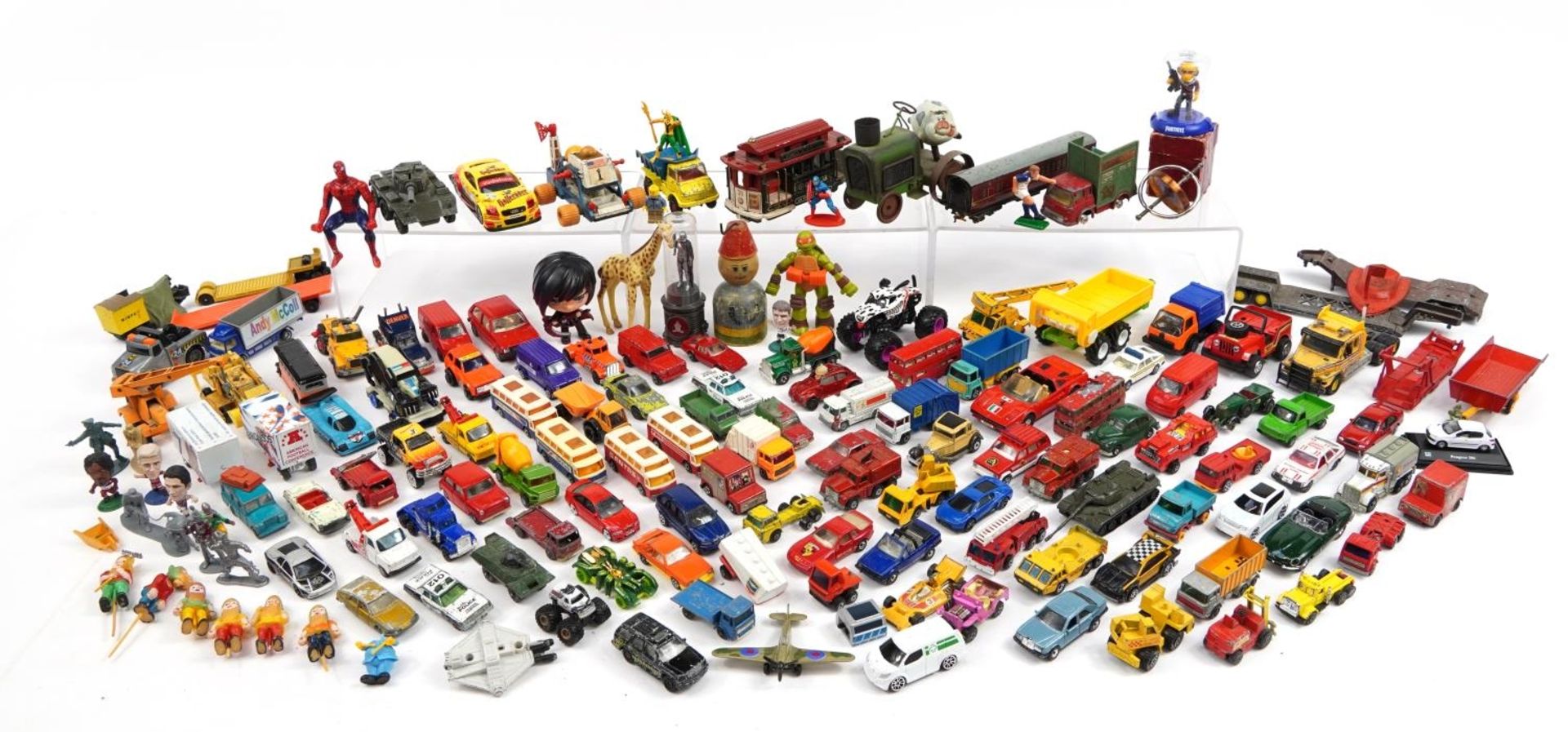 Collection of vintage and later toys including diecast vehicles, Hornby model railway carriage and