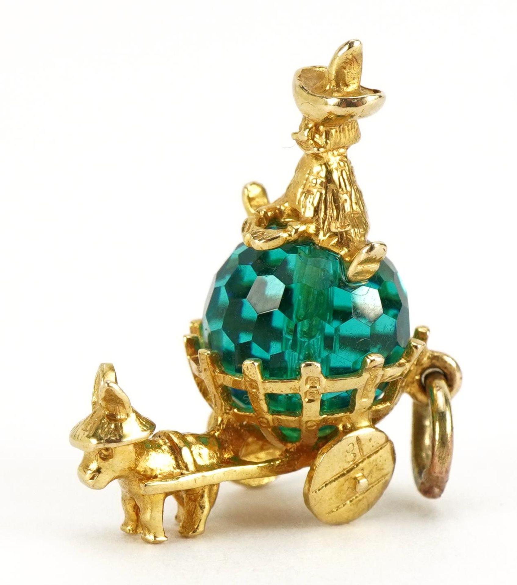 9ct gold horse and cart charm set with a green stone, 2.3cm high, 4.5g