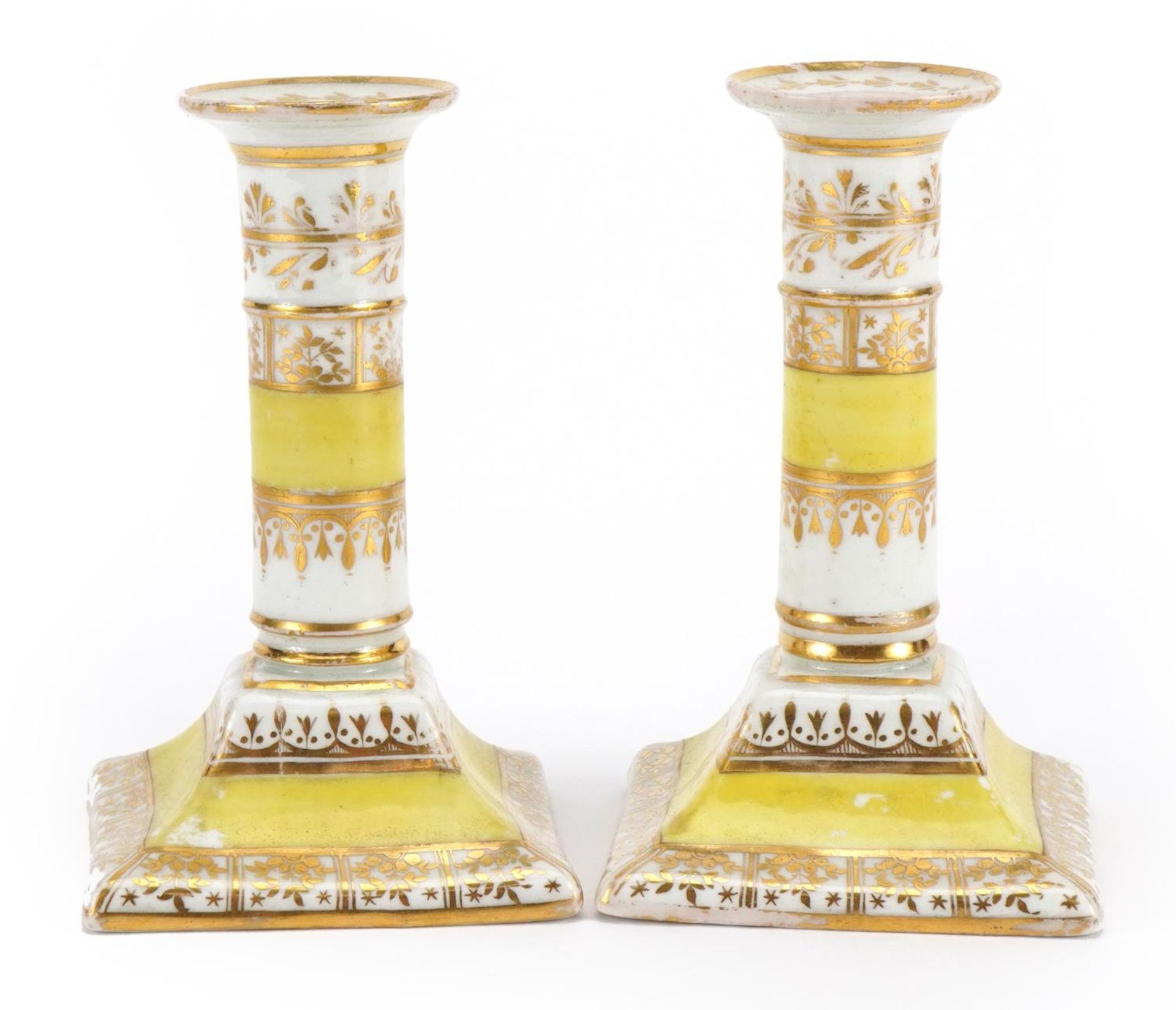 Pair of early 19th century Chamberlain's Worcester porcelain candlesticks with gilt decoration, each