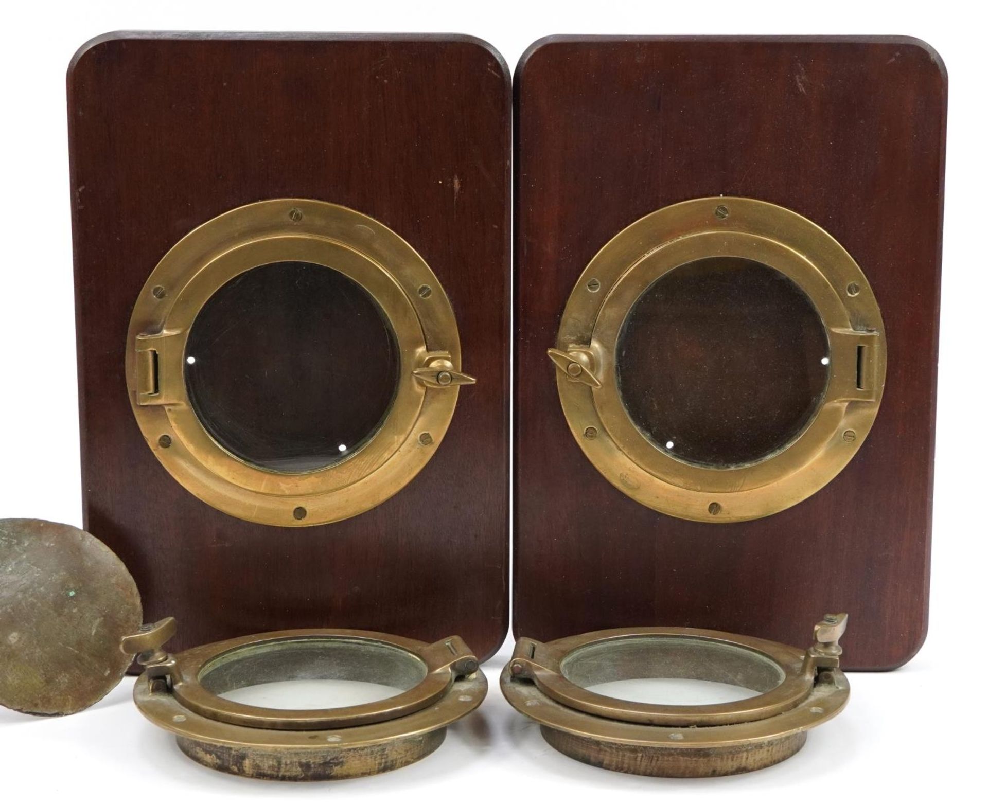 Shippinng interest set of four Simpson Lawrence of Glasgow, bronze portholes and a bronze propeller, - Image 3 of 5
