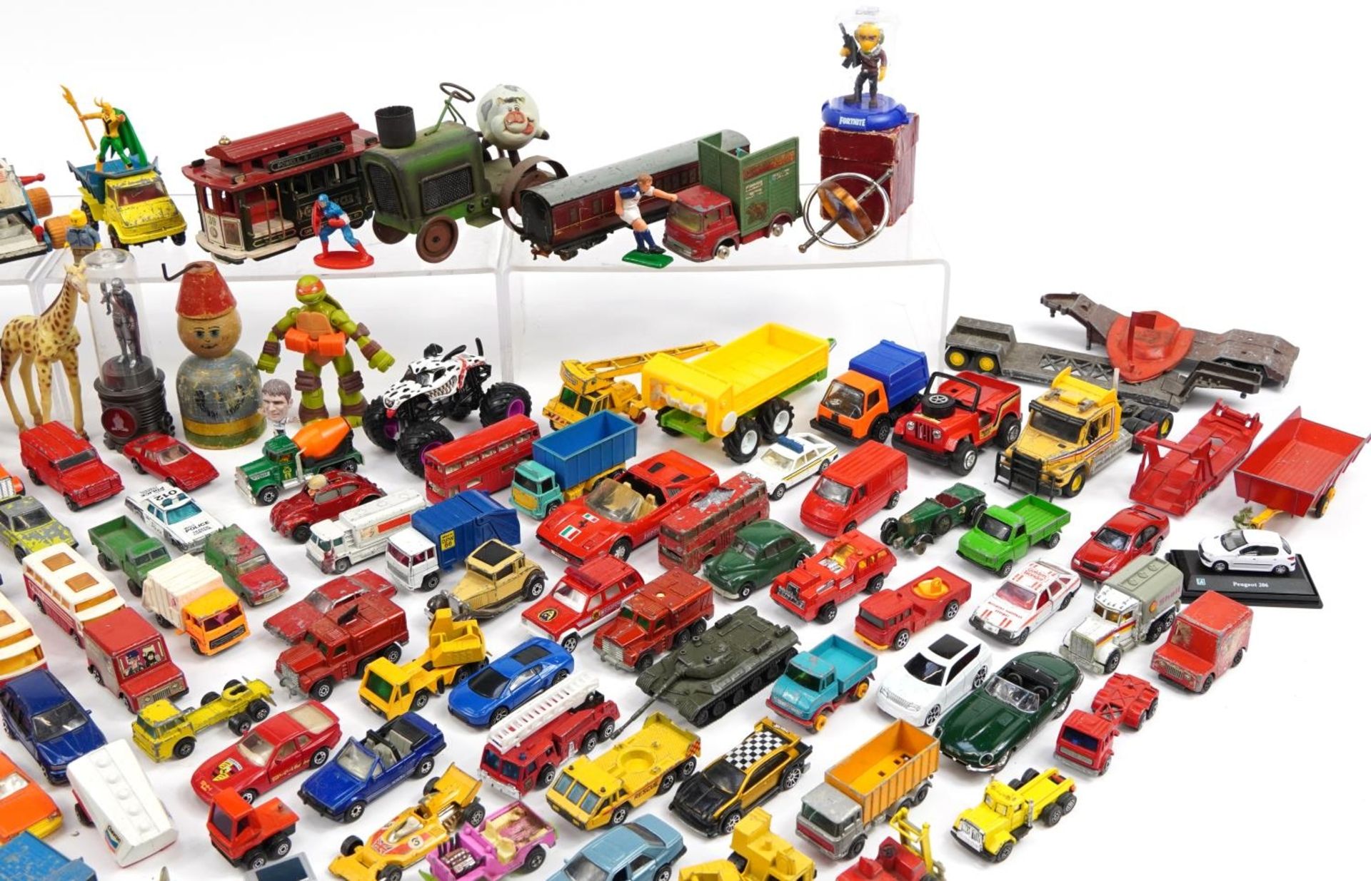 Collection of vintage and later toys including diecast vehicles, Hornby model railway carriage and - Image 3 of 5
