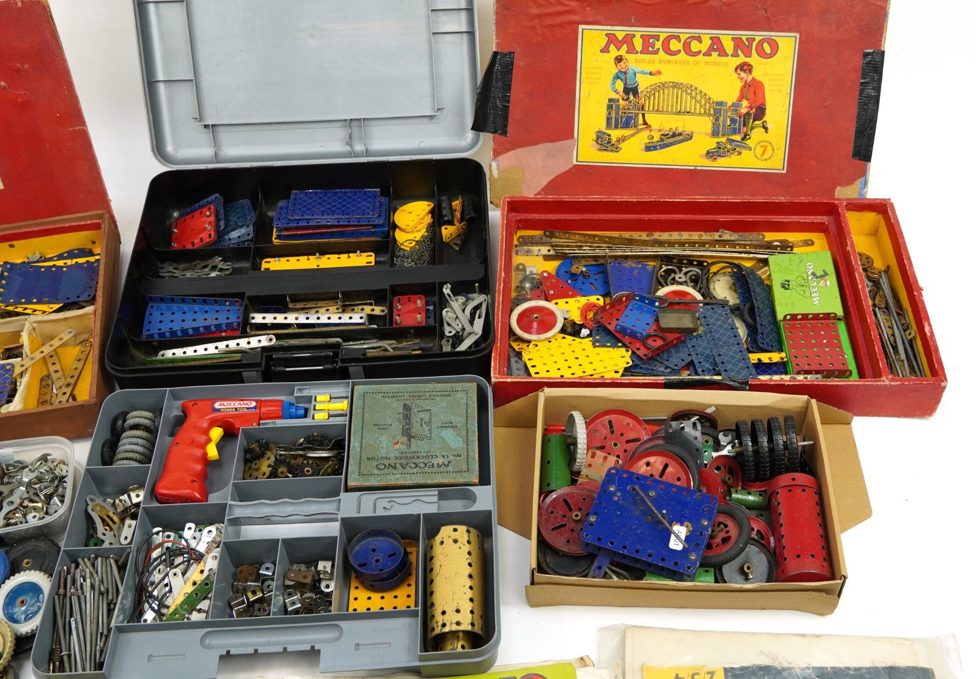 Large collection of vintage Meccano including set 7 and accessory outfit 7A - Image 3 of 5