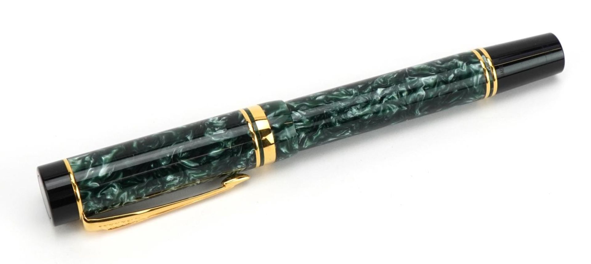 Parker Duofold green marbleised fountain pen with 18k gold nib and case - Image 2 of 6