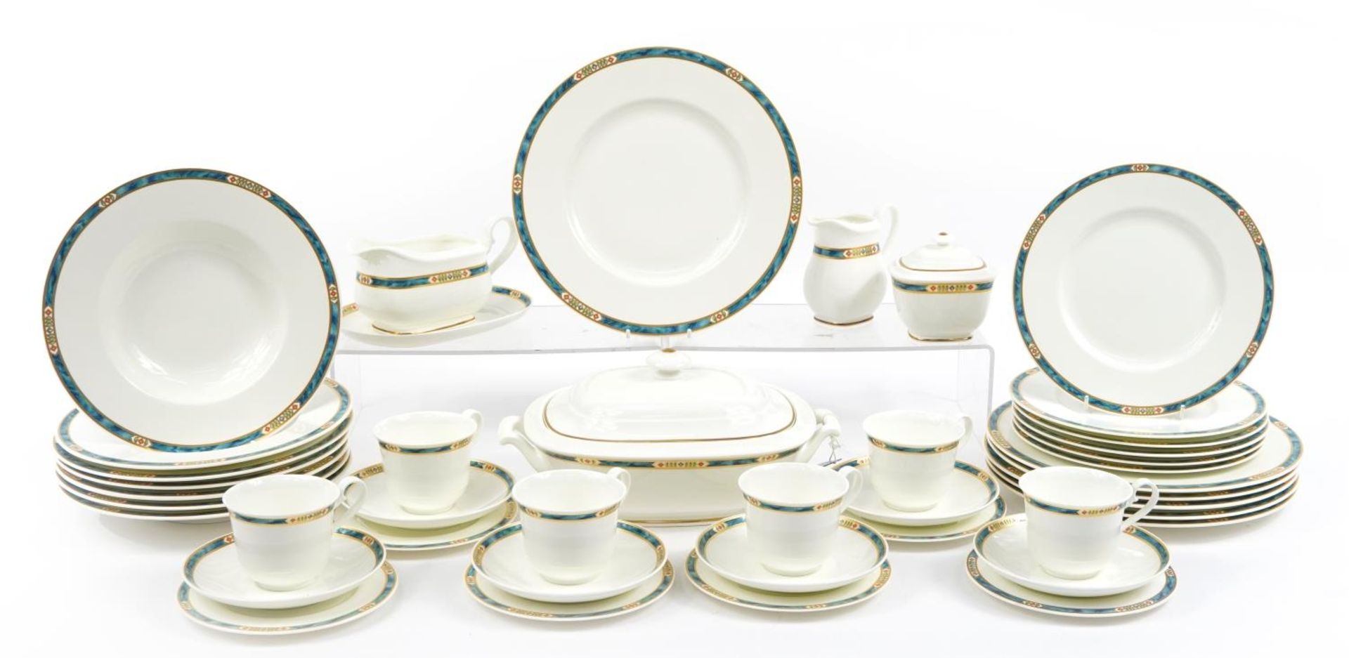 Villeroy & Boch Villa Magica dinner and teaware including lidded tureen, plates and cups with