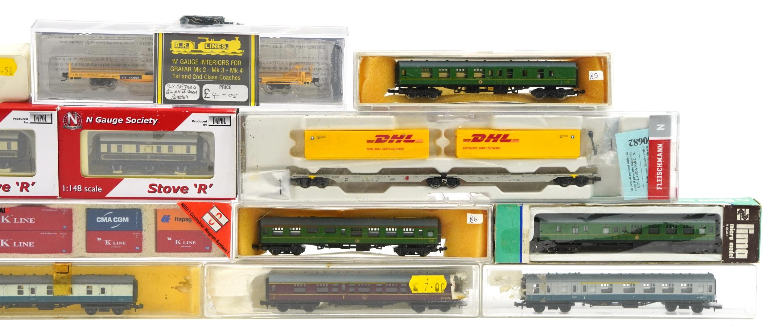 Fifteen N gauge model railway carriages, wagons and container sets with boxes and cases including - Image 3 of 4