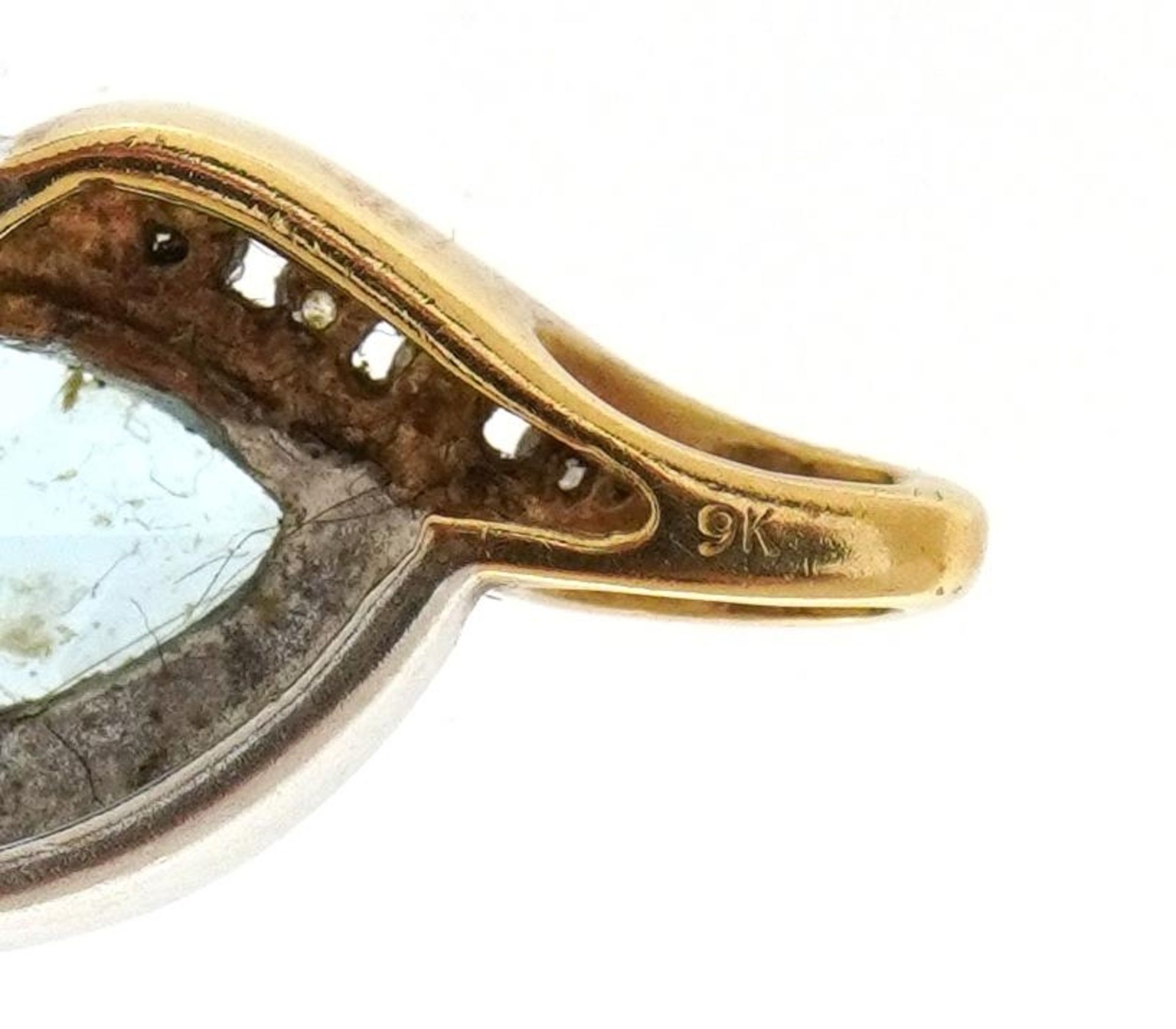 9ct gold blue topaz tear drop pendant set with four diamonds, 2.0cm high, 2.4g - Bild 3 aus 3