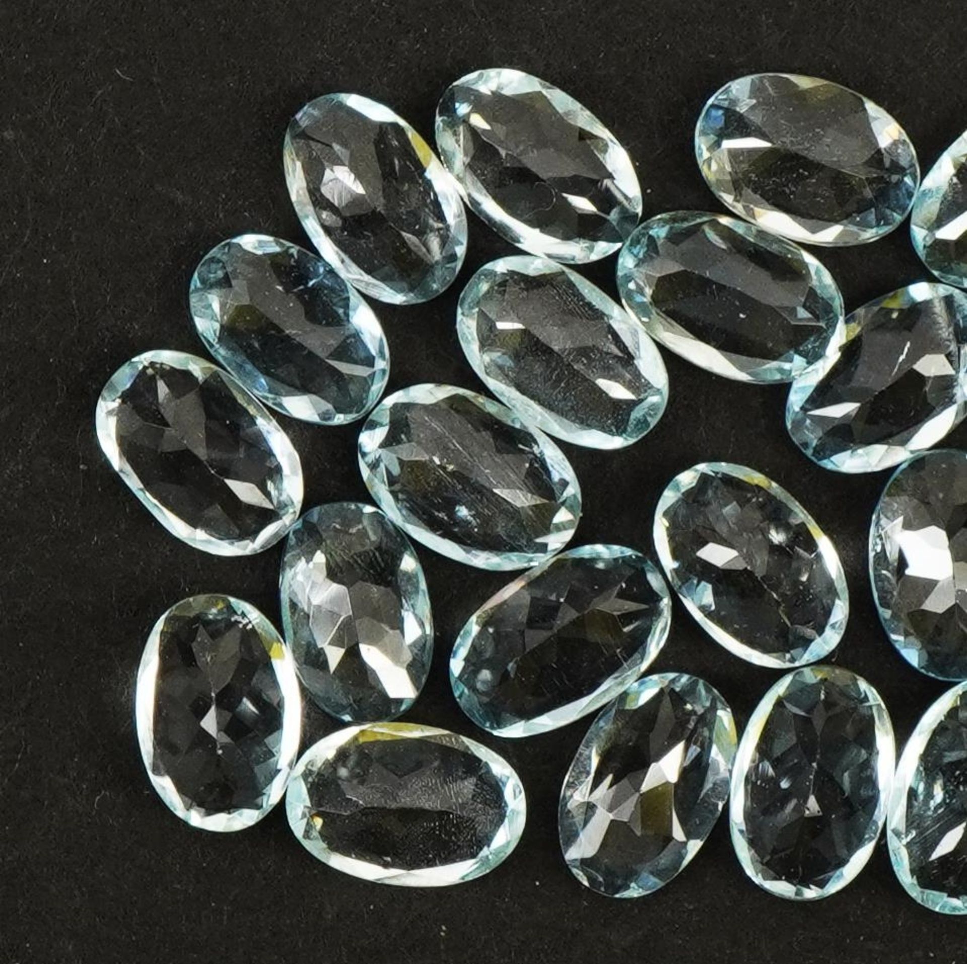 Twenty eight oval aquamarine gemstones, total 10.88 carat - Image 3 of 3