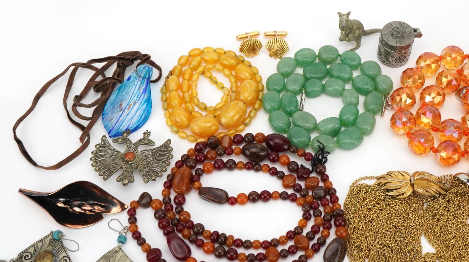 Vintage and later costume jewellery including a Trifari necklace, amber coloured bead necklaces, - Image 2 of 5
