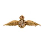 Military interest 9ct gold and enamel RAF sweetheart brooch, 3.6cm wide, 3.7g