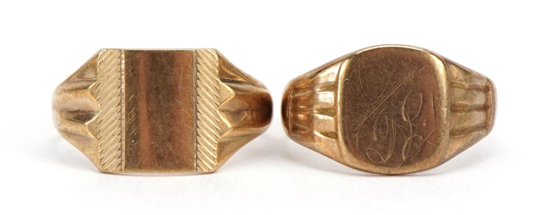 Two 9ct gold signet rings, one Birmingham 1955, sizes R and U, total 8.2g