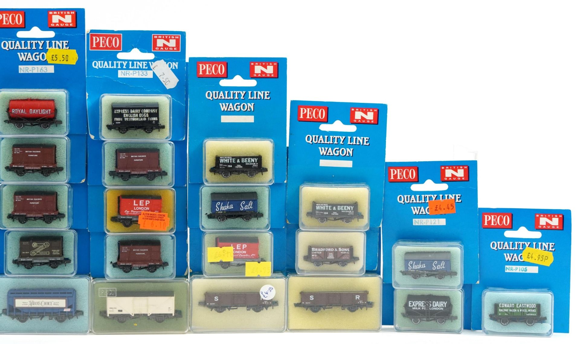 Twenty six Peco N gauge model railway wagons with cases - Image 3 of 3