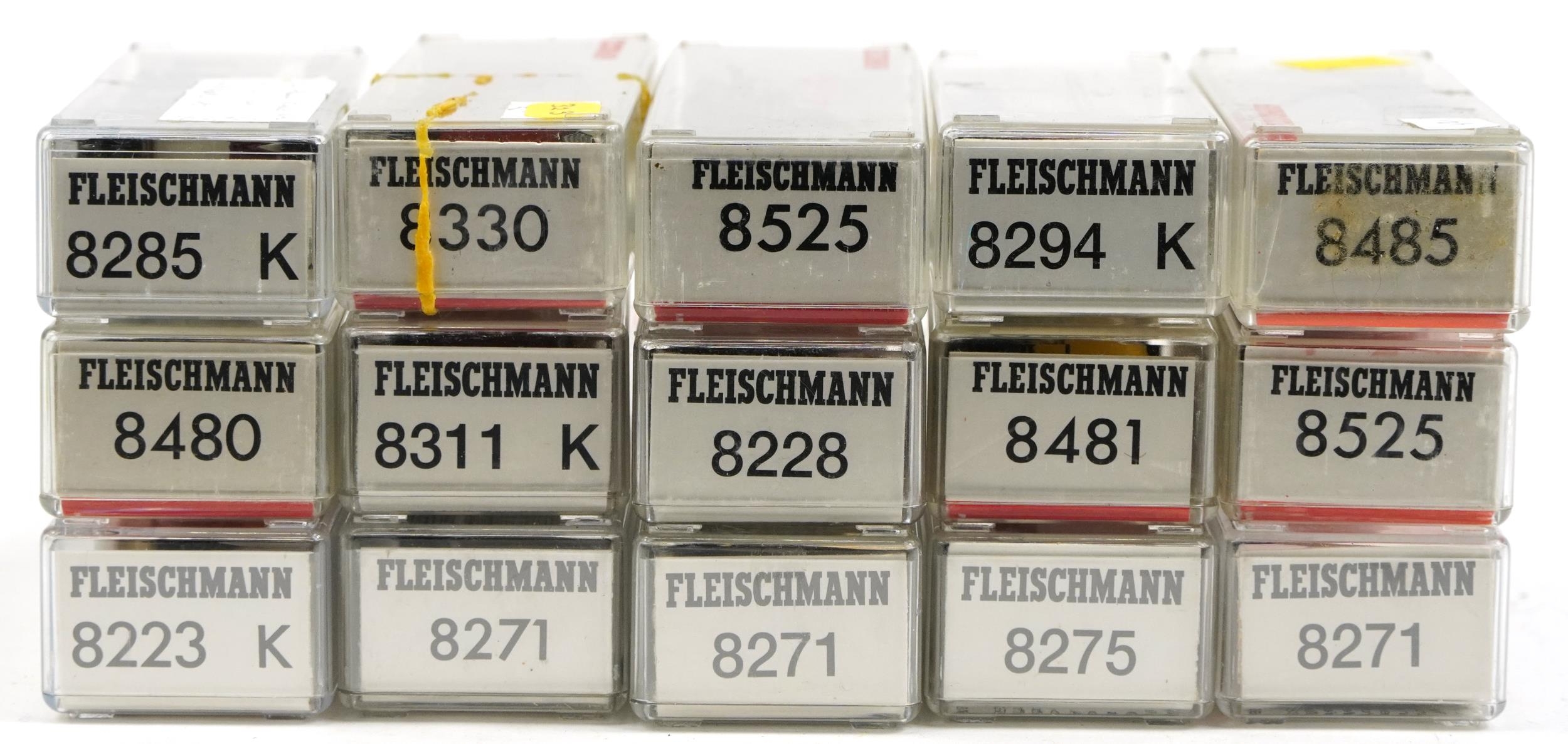 Fifteen Fleischmann N gauge model railway wagons and tankers with cases - Image 4 of 4