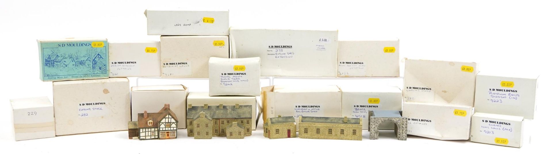 Collection of SD Mouldings N gauge model railway accessories with boxes including retaining walls,