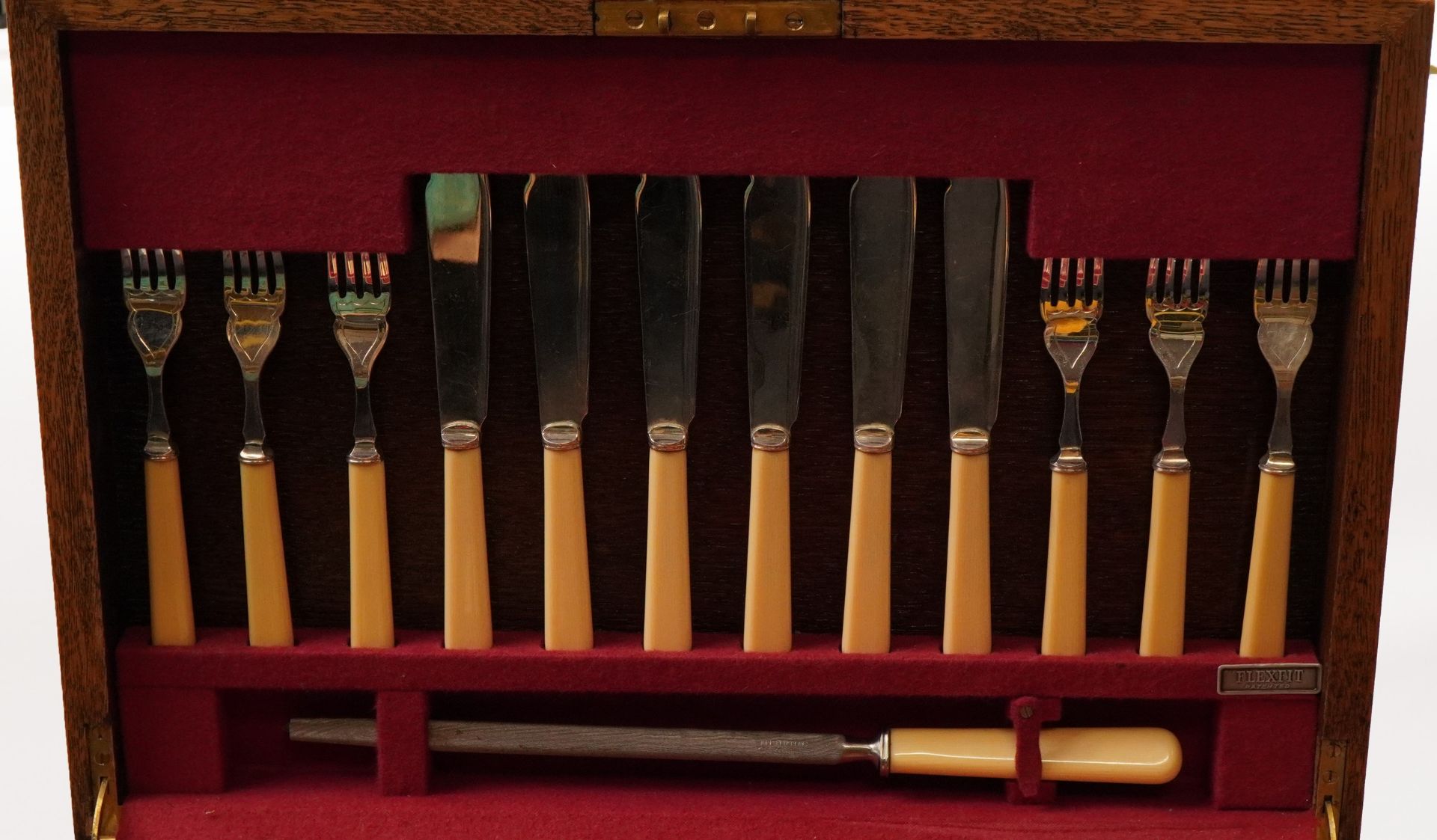 Lonsdale six place cutlery of silver plated cutlery housed in an Art Deco oak canteen with stand, - Image 3 of 8