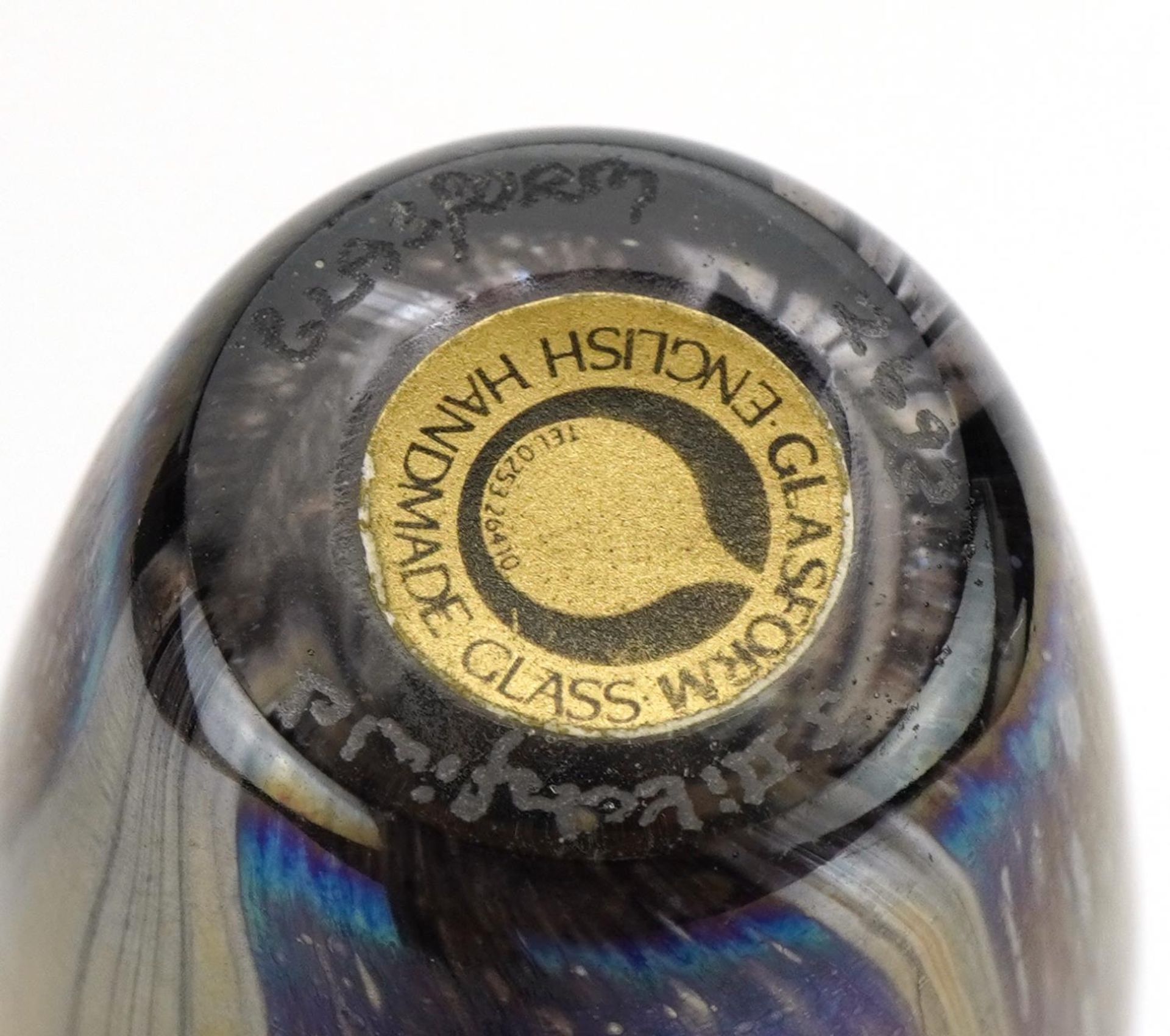 John Ditchfield, Glasform iridescent art glass scent bottle with combed decoration and white metal - Bild 5 aus 5