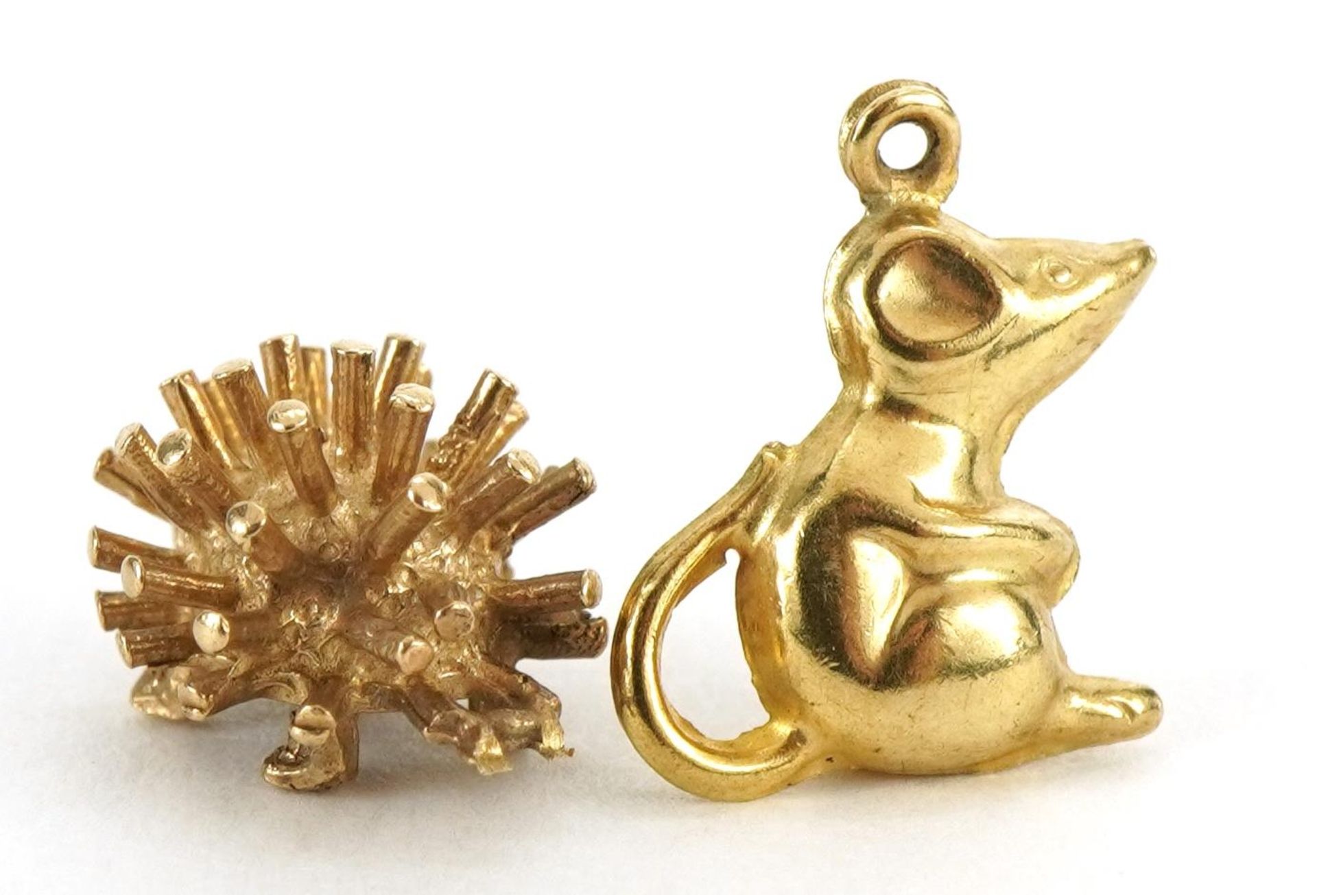 Two unmarked gold animal charms comprising mouse and hedgehog, the largest 1.3cm high, total 1.3g - Image 2 of 2