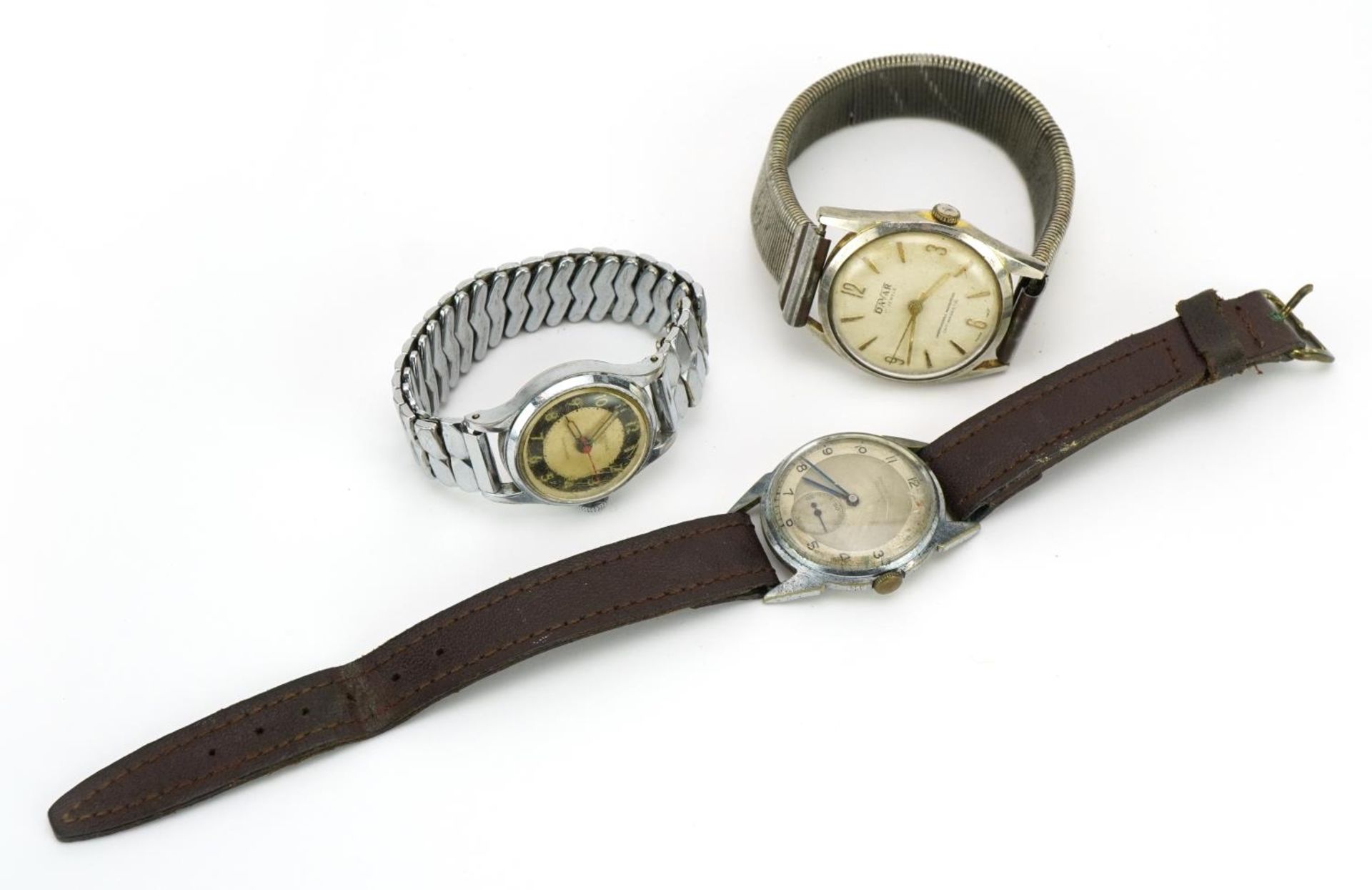 Three vintage ladies and gentlemen's wristwatches comprising Renown retailed by Bravingtons, Davar & - Image 2 of 4