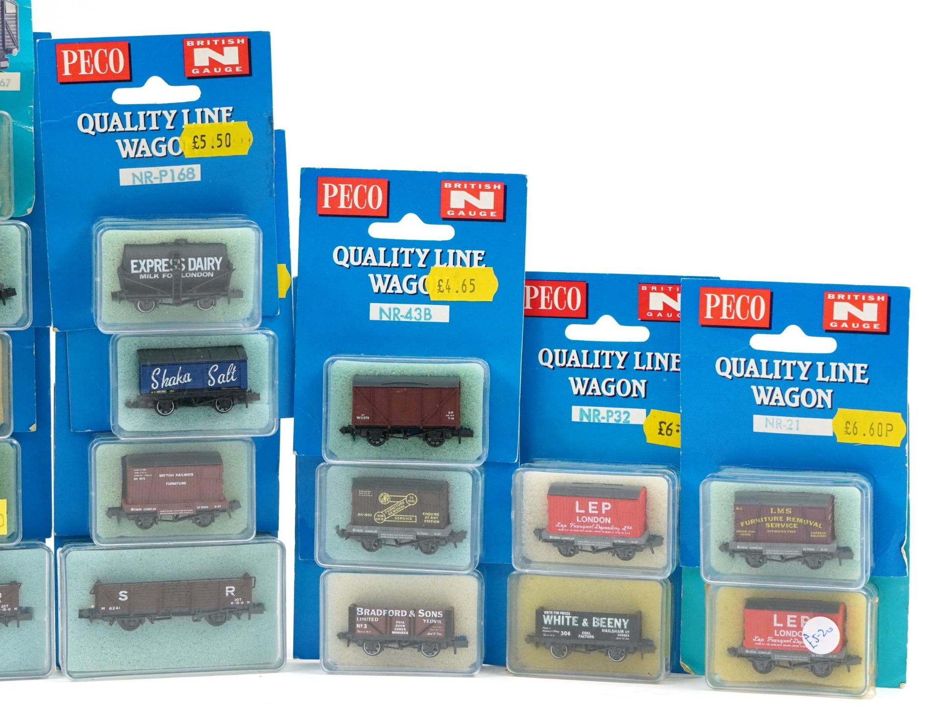 Twenty seven Peco N gauge model railway wagons with cases - Image 4 of 4