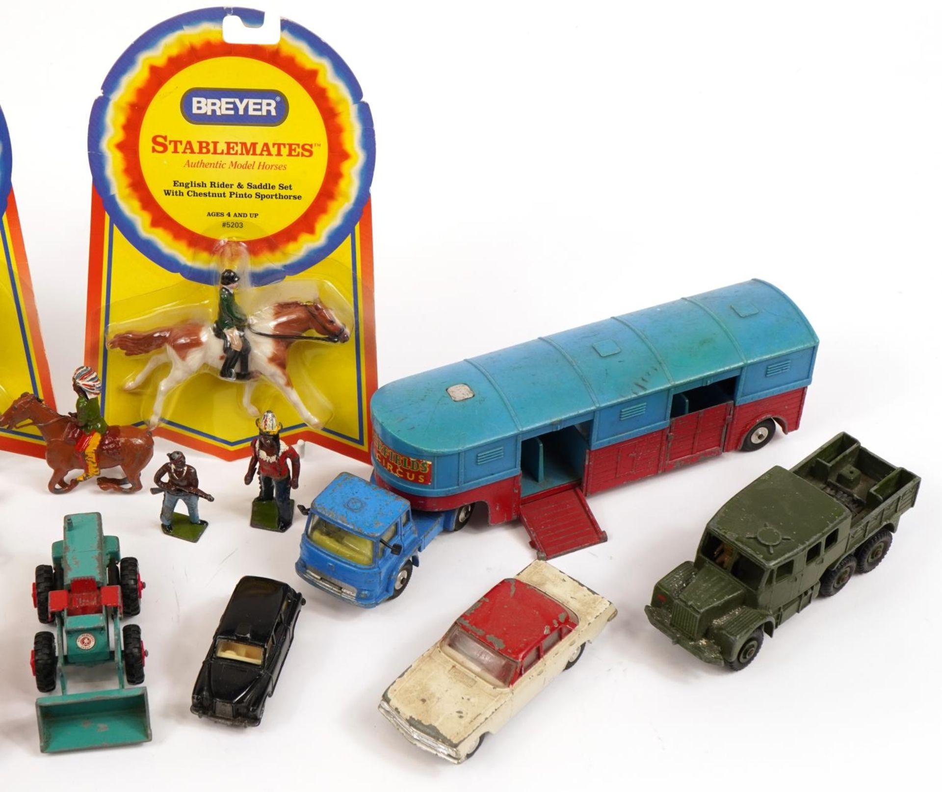 Vintage and later toys including Dinky and Corgi diecast vehicles - Bild 3 aus 3