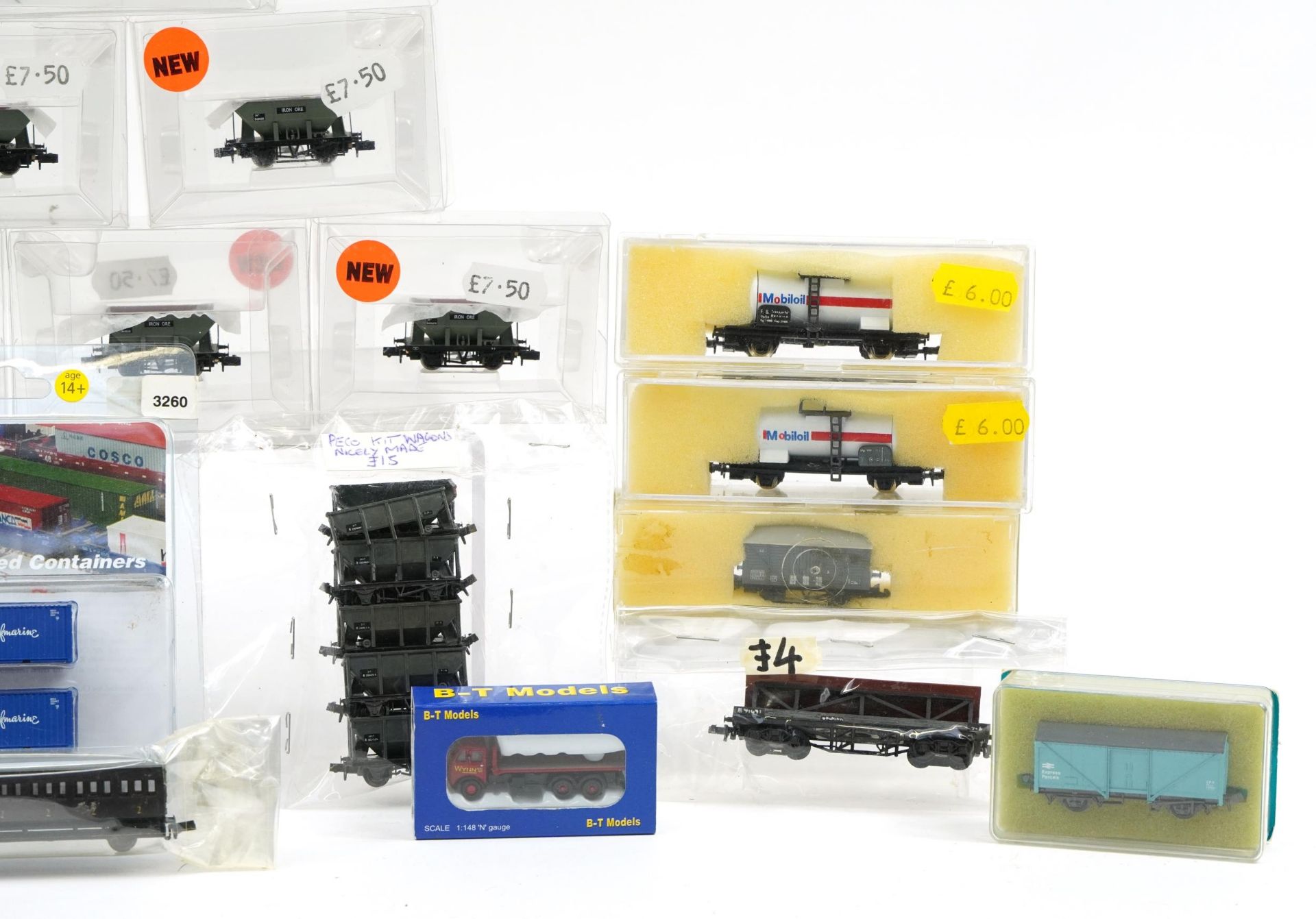 Collection of N gauge model railway carriages, wagons and tankers including Trix, Bachmann and Peco - Image 4 of 4