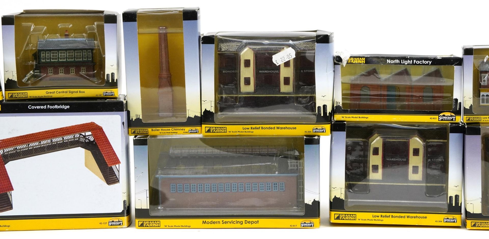 Fourteen Graham Farish N gauge model railway trackside buildings with boxes including Modern - Image 3 of 4