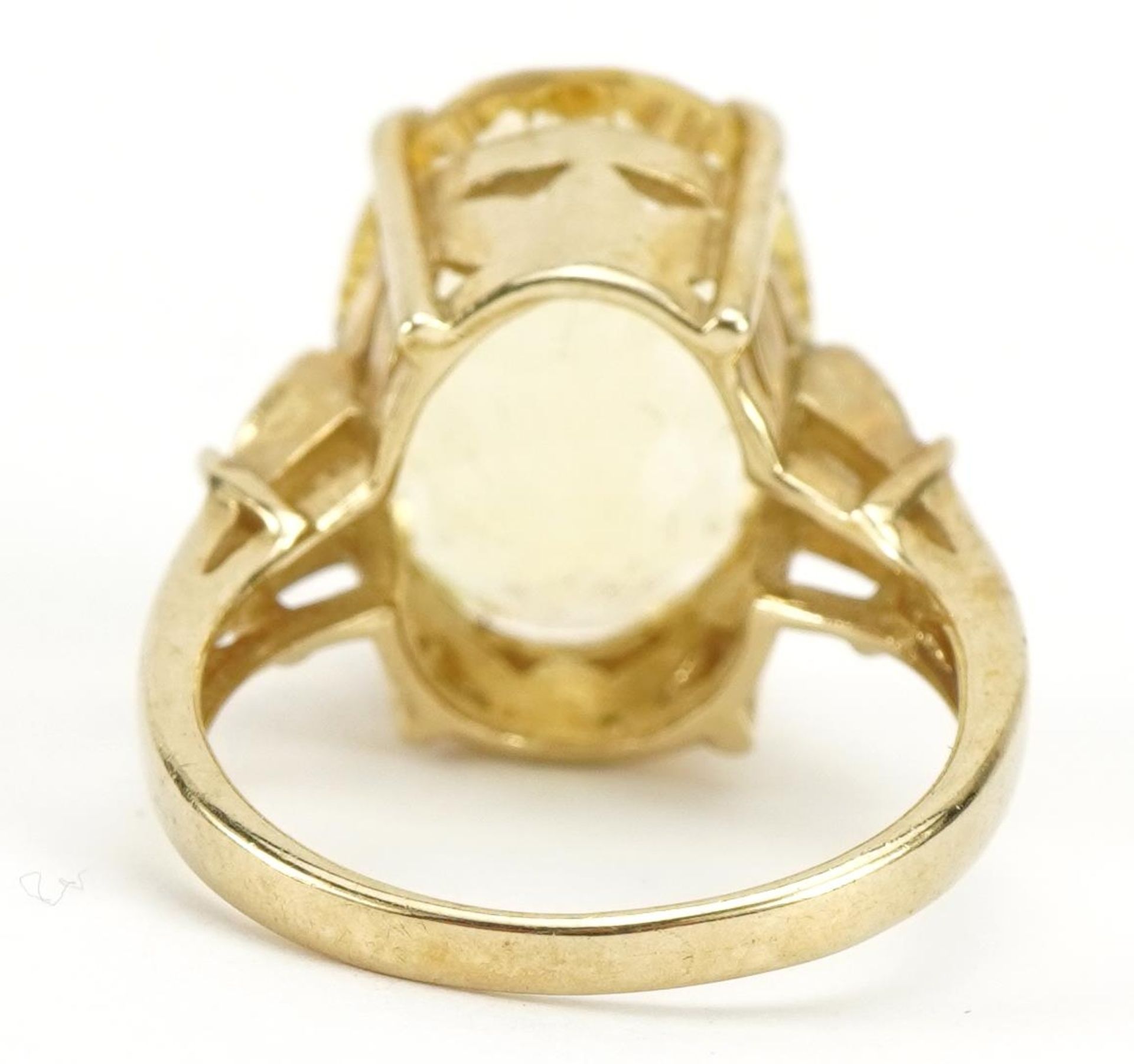 9ct gold citrine solitaire ring with love heart design shoulders, the citrine approximately 15.9mm x - Image 2 of 3