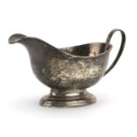 Syner & Beddoes, George V silver sauceboat, Birmingham 1929/30, 17.5cm in length, 194.5g