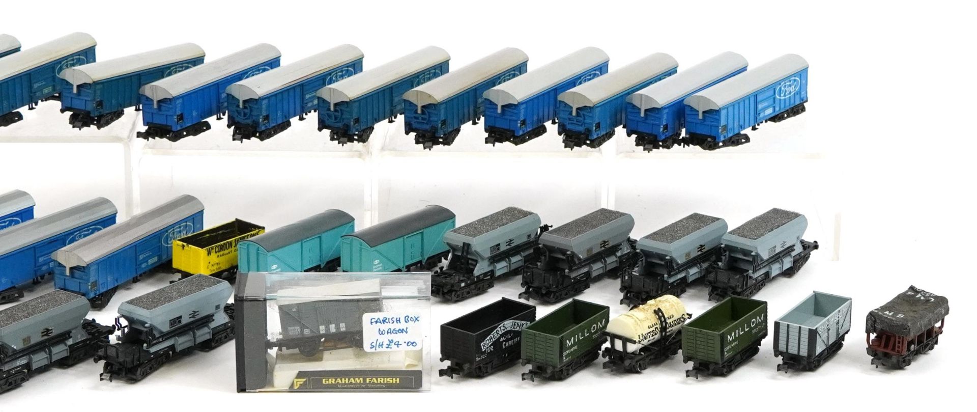 Collection of N gauge model railway carriages, tankers and wagons including Graham Farish, Trix - Image 3 of 3