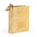 9ct gold bible charm, 1.7cm high, 1.4g