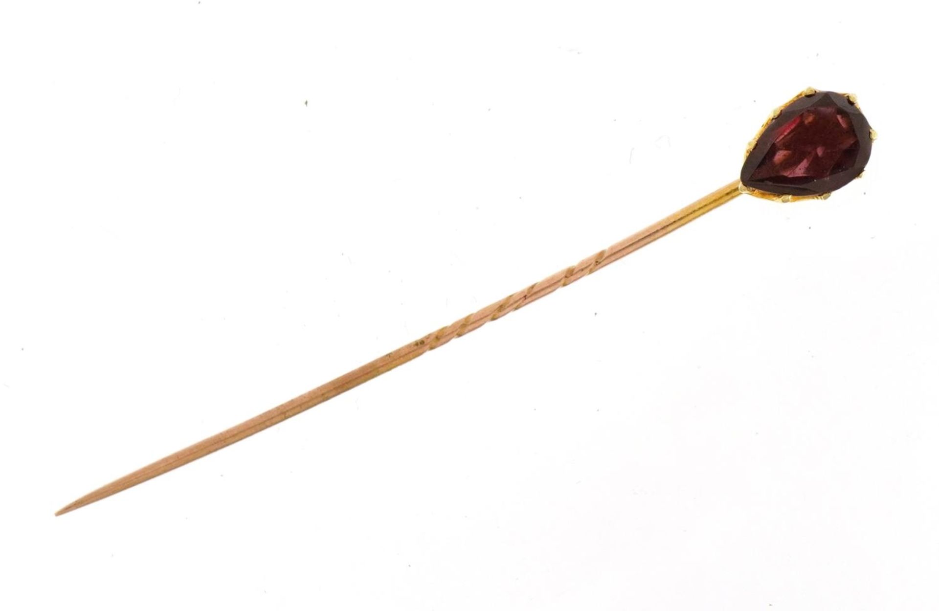 Antique unmarked gold garnet tear drop stickpin housed in an A J Paine fitted leather box, 5.9cm - Image 2 of 5