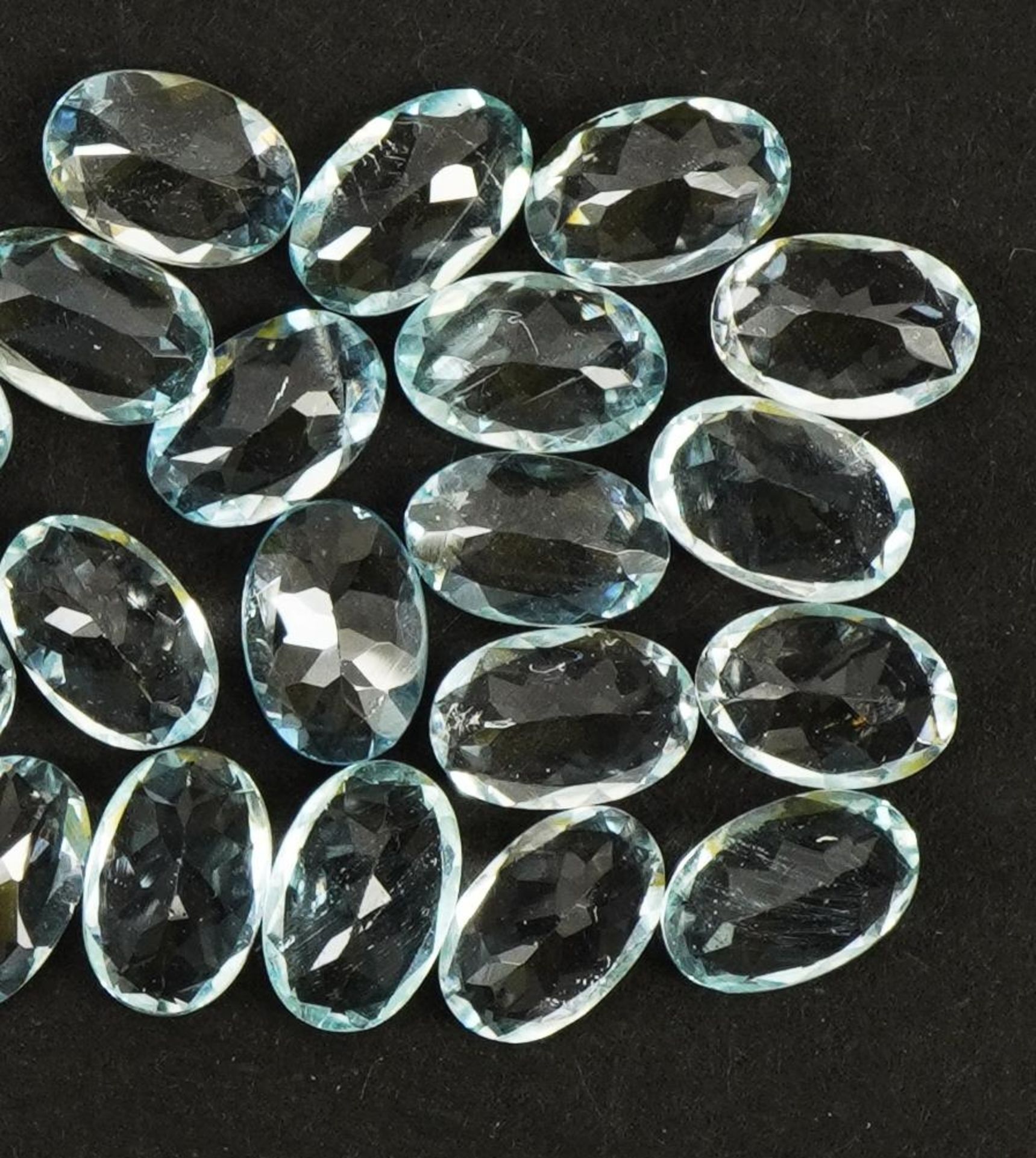 Twenty eight oval aquamarine gemstones, total 10.88 carat - Image 2 of 3