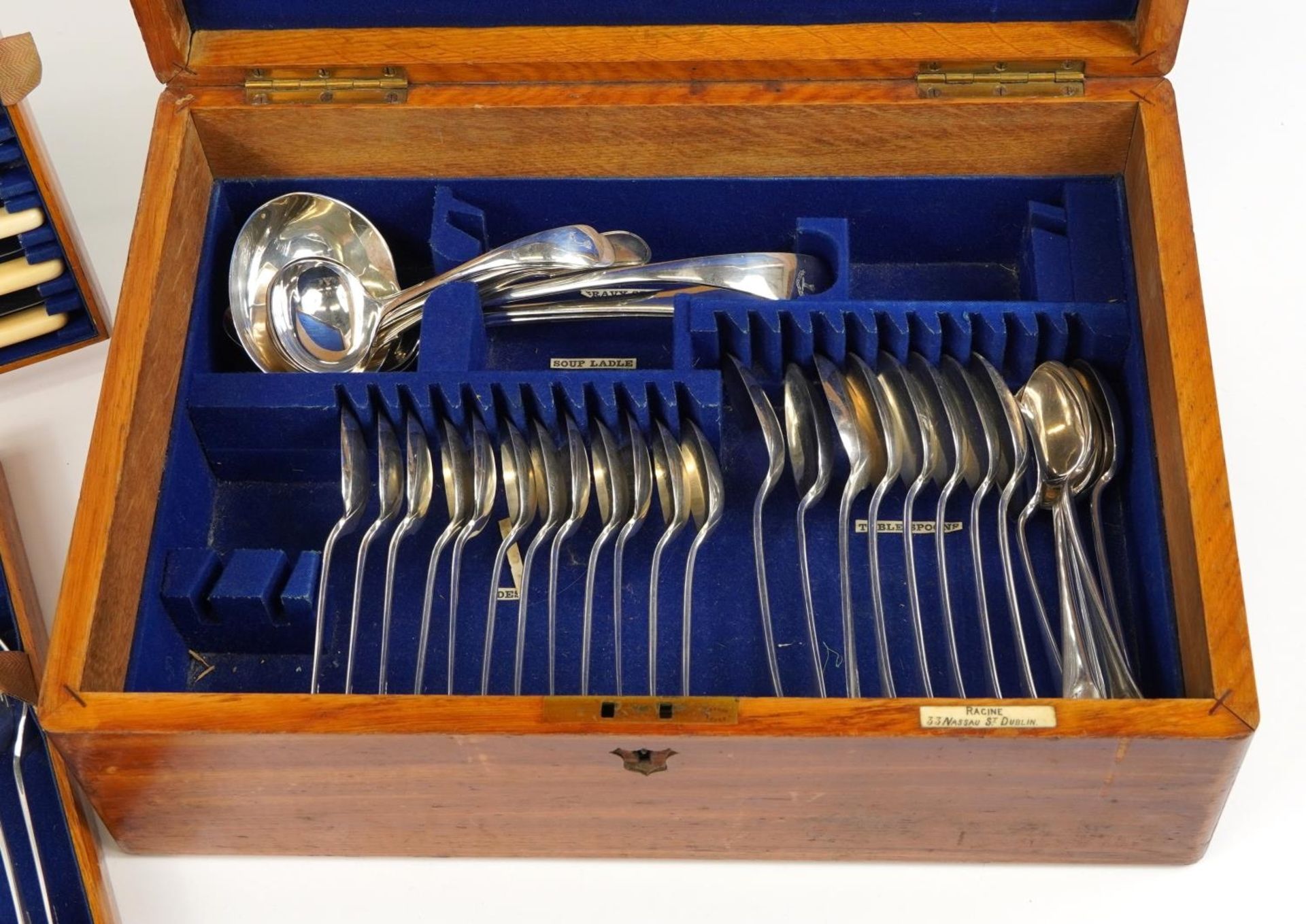 Racine oak canteen of silver plated cutlery, the knives and carving set with ivorine handles, the - Image 4 of 10