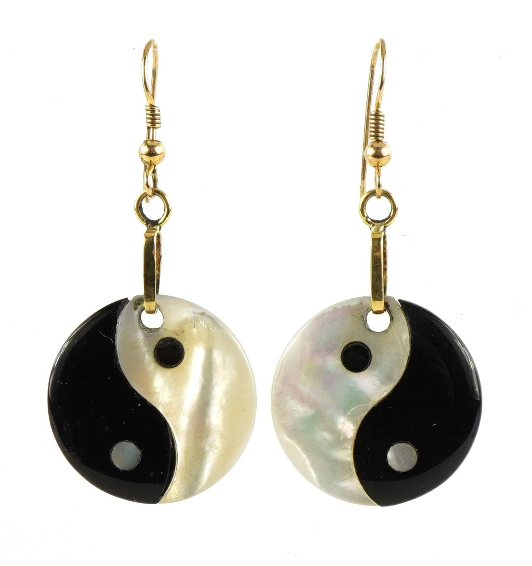 Pair of 18ct gold mother of pearl and onyx yin and yang drop earrings, 5.0cm high, 7.3g