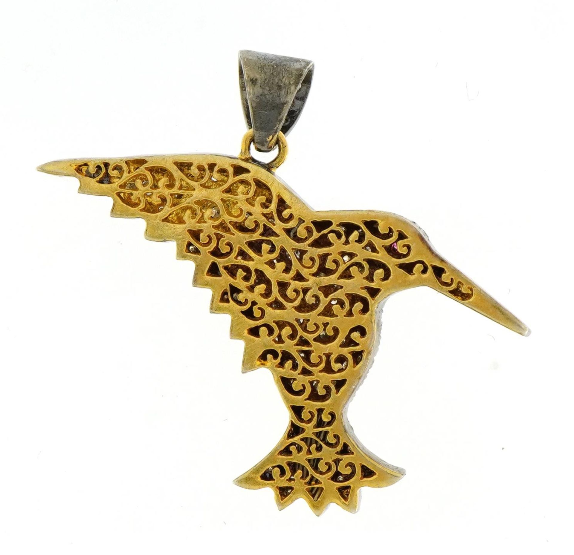 White and yellow metal diamond set bird pendant with ruby eye, 4.3cm high, 11.1g - Bild 2 aus 2