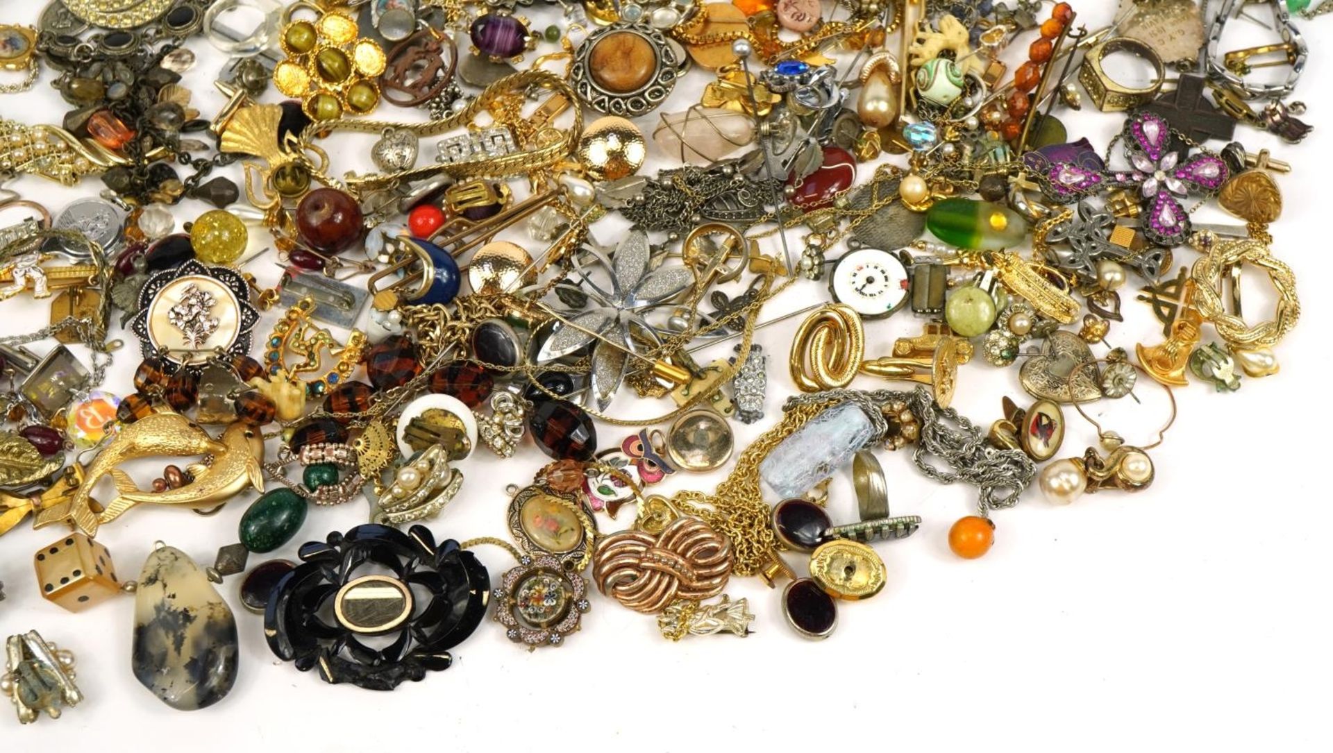 Vintage and later costume jewellery and wristwatches including brooches, necklaces, rings and - Image 5 of 5