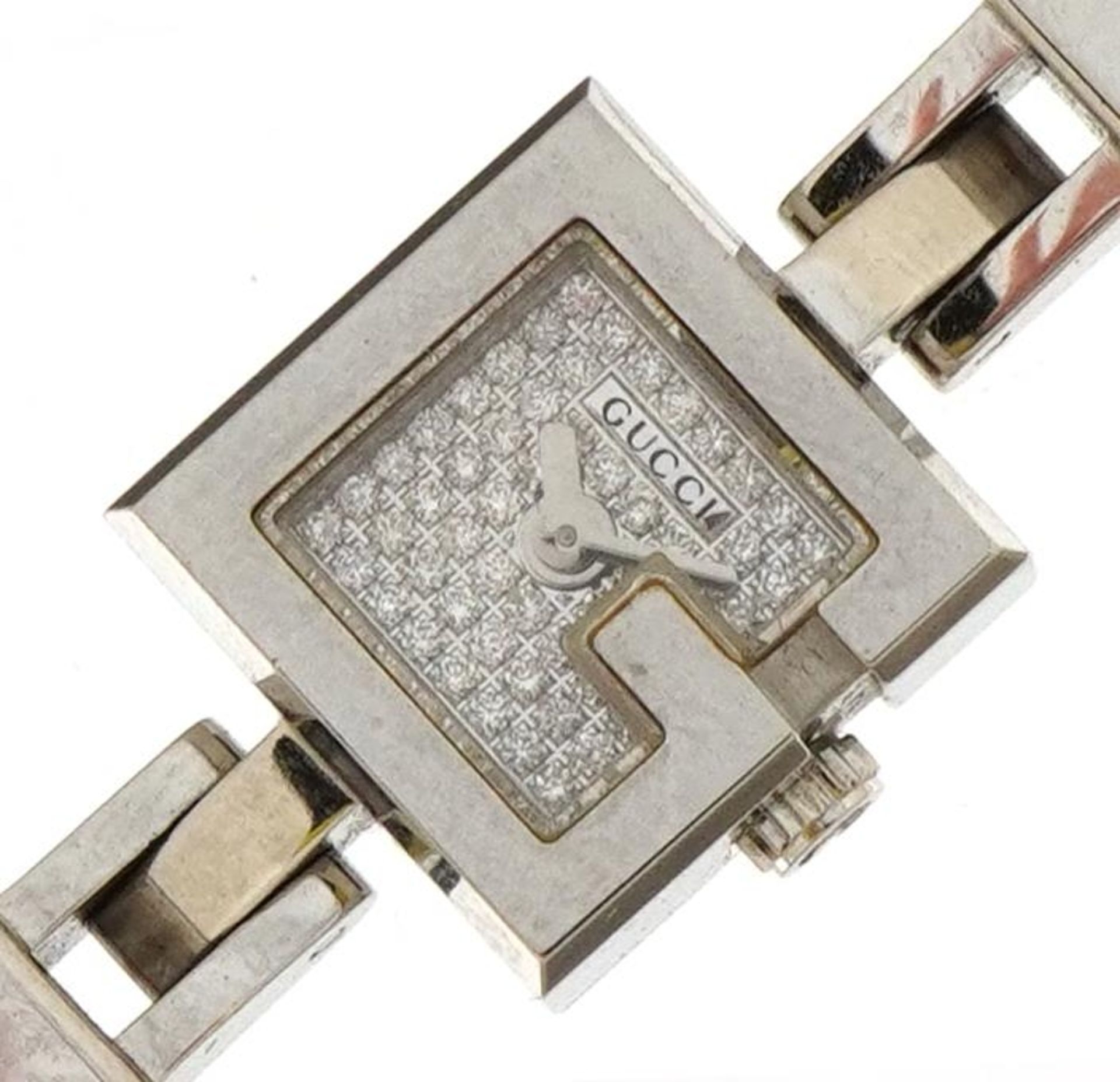 Gucci, ladies Gucci Mini G wristwatch with box, numbered 102, the case 14mm wide, 23.6g