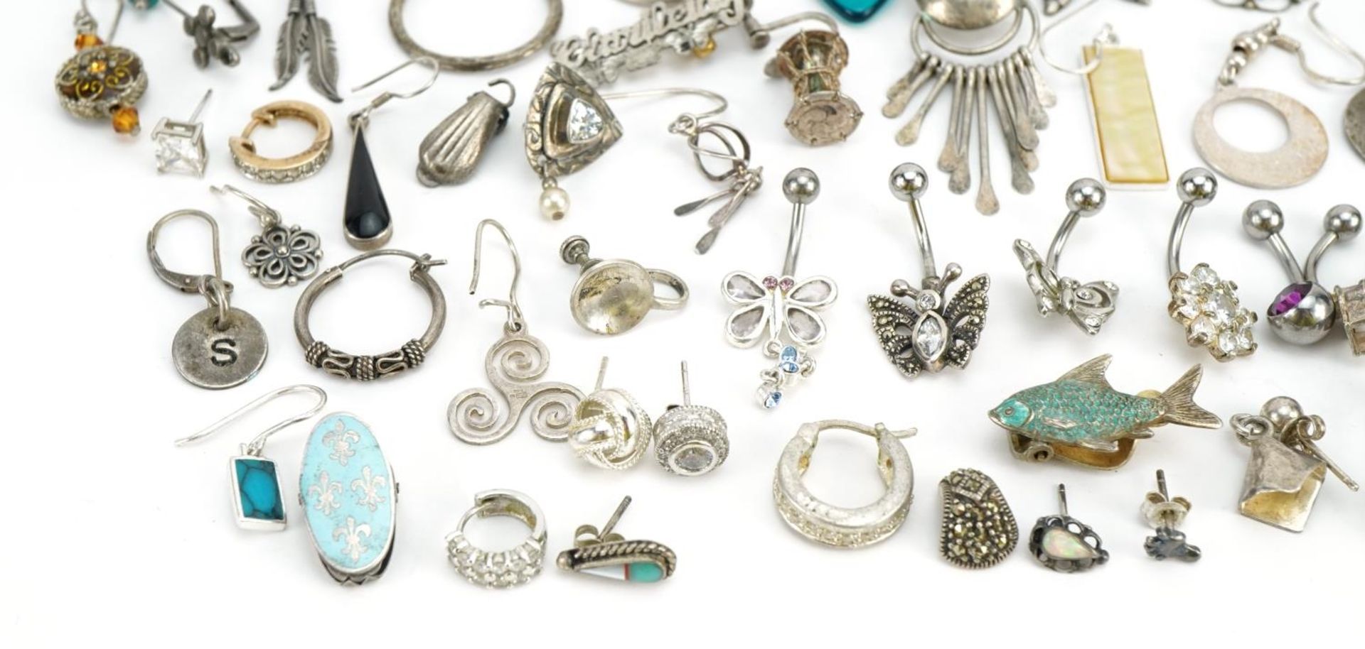 Vintage and later silver and white metal jewellery including earrings, pendants and blue enamel - Image 4 of 5