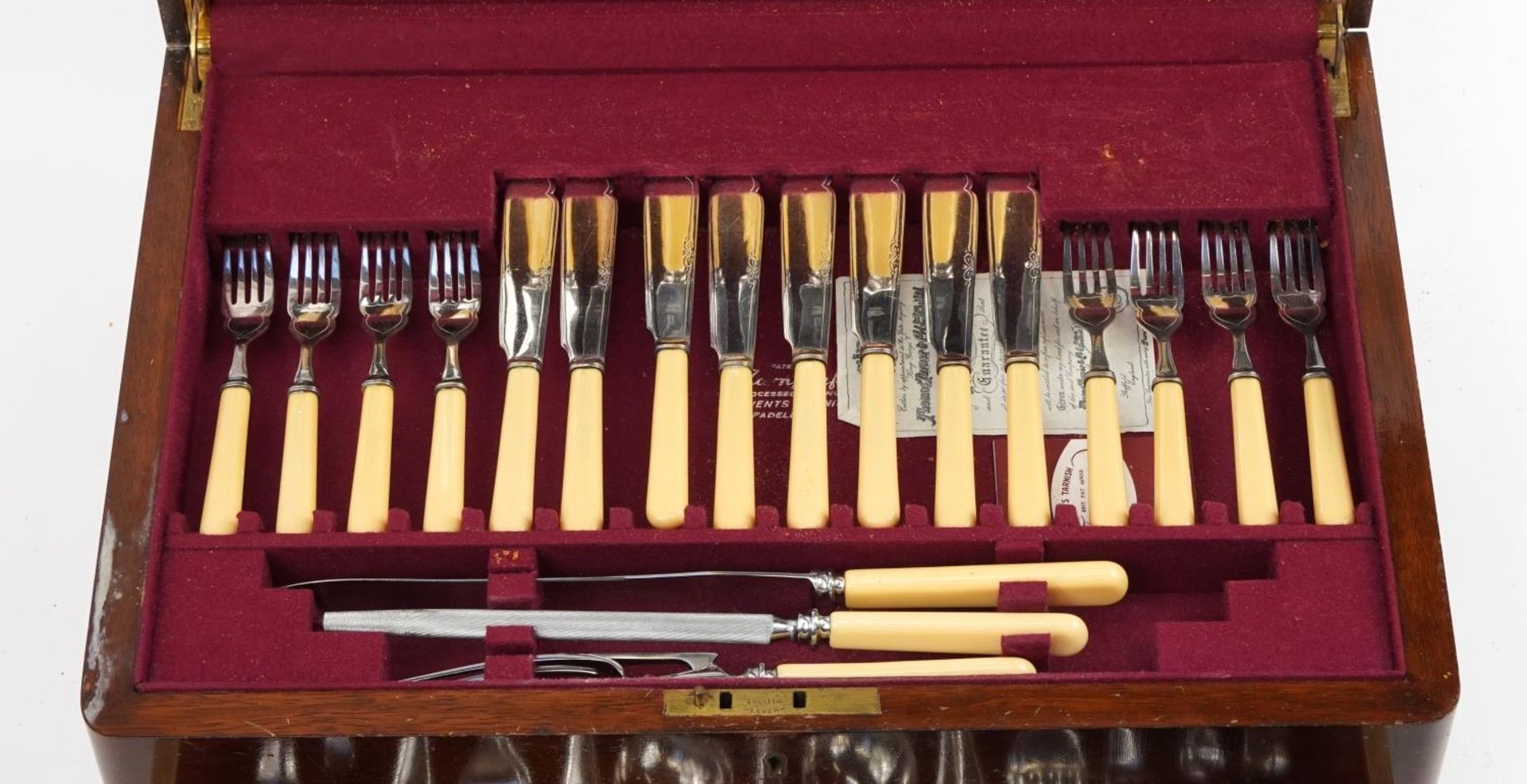 Thomas Turner & Co eight place canteen of silver plated cutlery, some with ivorine handles, housed - Bild 3 aus 8