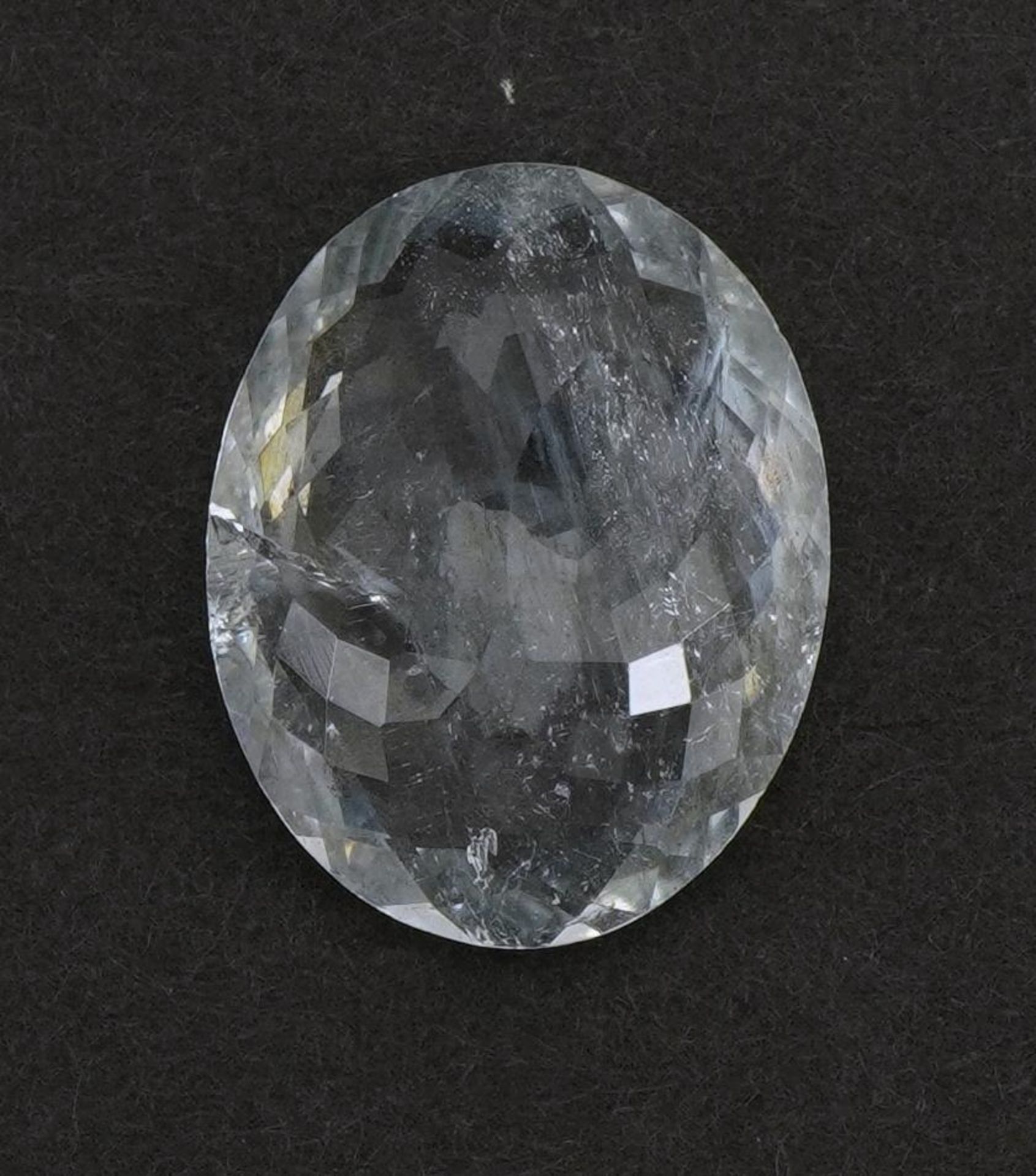 Oval aquamarine gemstone with certificate, 12.90 carat
