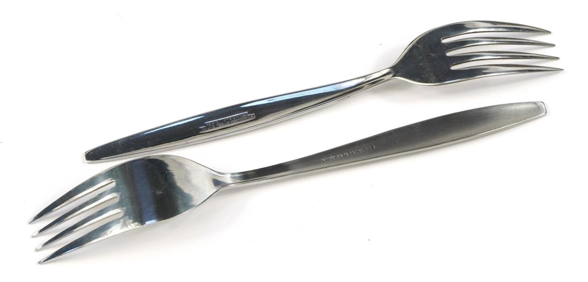 Two canteens of stainless steel cutlery including a forty four piece by Viners in the Satin Leaf - Bild 5 aus 8