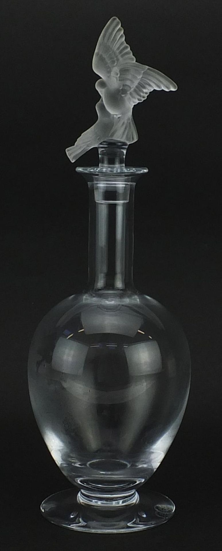 Faberge Kissing Dove frosted and clear glass decanter by The Franklin Mint, 41cm high - Image 3 of 5